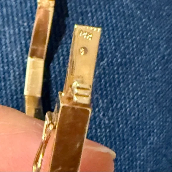 Elegant 14k Gold and Sparkling diamonds Women's Bracelet - Picture 8 of 10